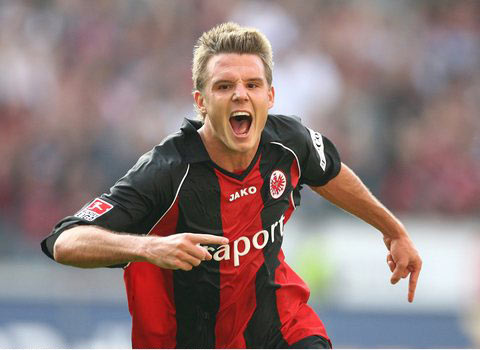 在后场频繁 在后场频繁