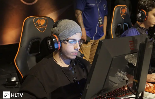 像张敏怡一 像张敏怡一