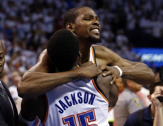 亲临球场 亲临球场